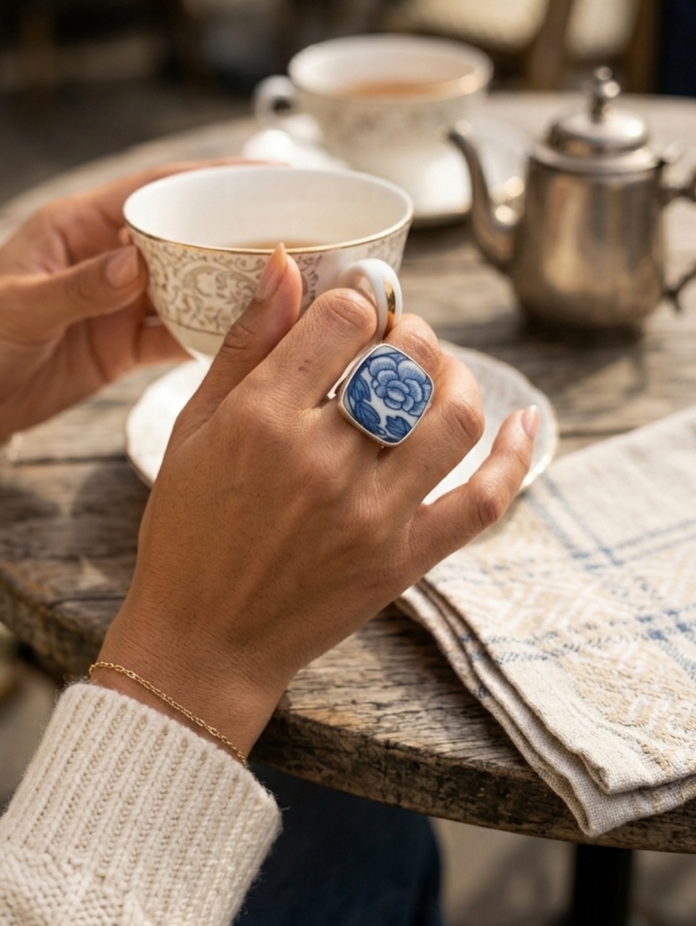 Vintage- Elegant 925 Sterling Silver and Blue Floral Ring